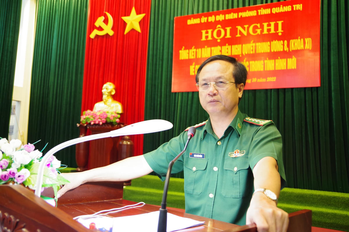 Đại tá Đinh Xuân Hùng - Chính ủy Bộ đội Biên phòng tỉnh Quảng Trị dự và chủ trì hội nghị. Ảnh: BĐBP Quảng Trị.