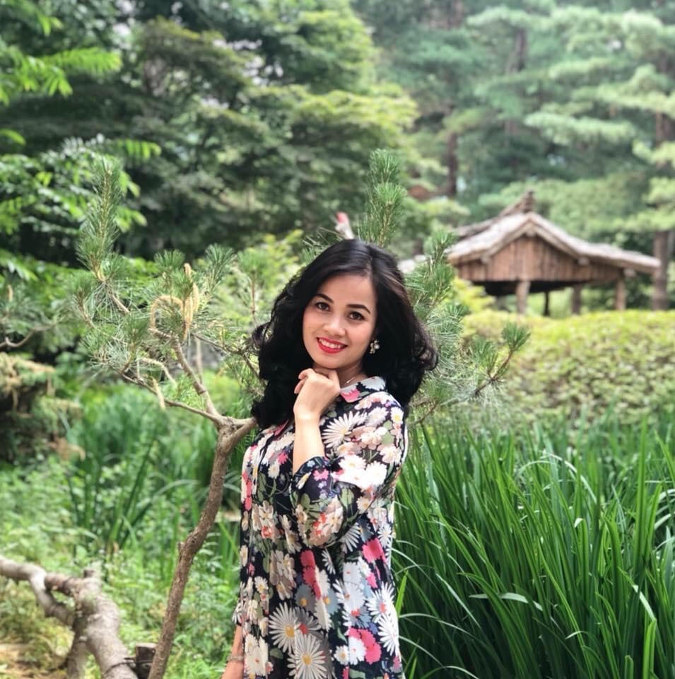 Ngoài đời, Thu Hà được nhận xét là hiền lành, hay cười. 