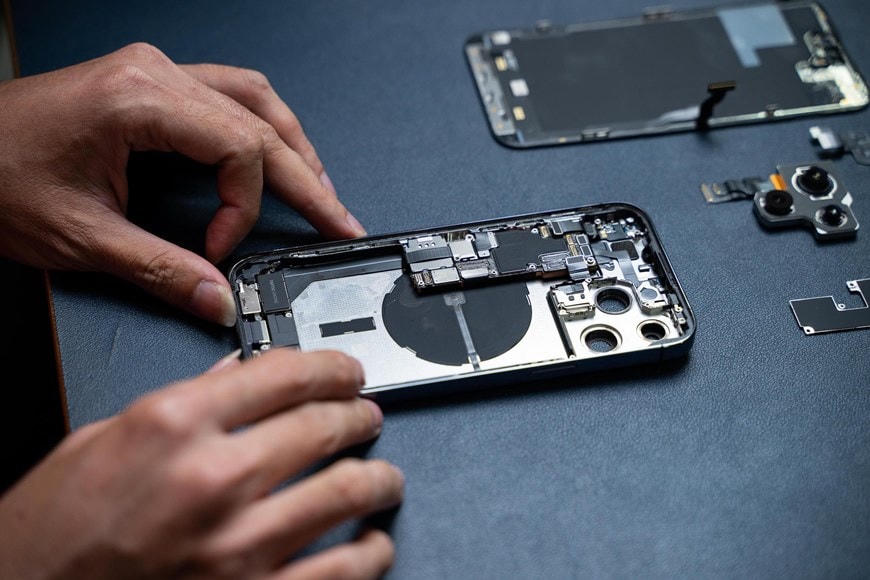 iPhone 14 Series vẫn được Apple trang bị sạc không dây. (Ảnh: Điện Thoại Vui).