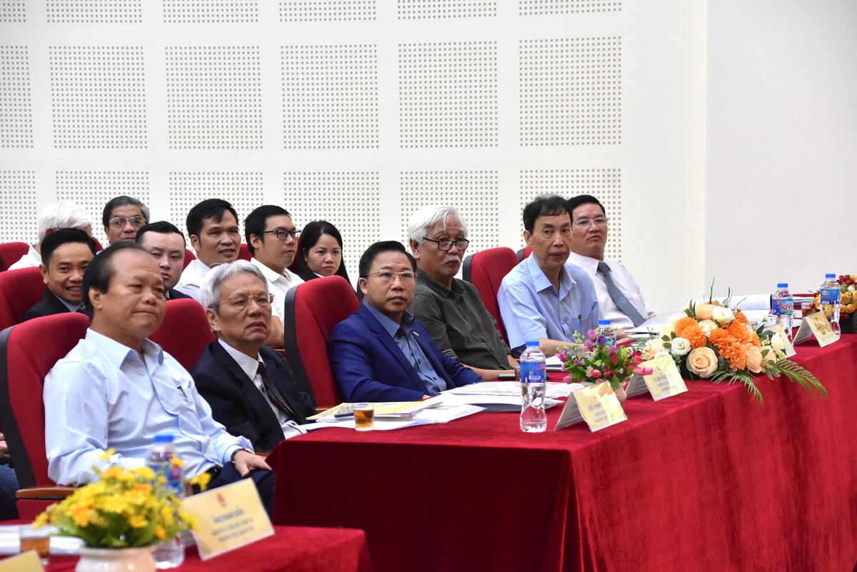 Các đại biểu tham dự tọa đàm.