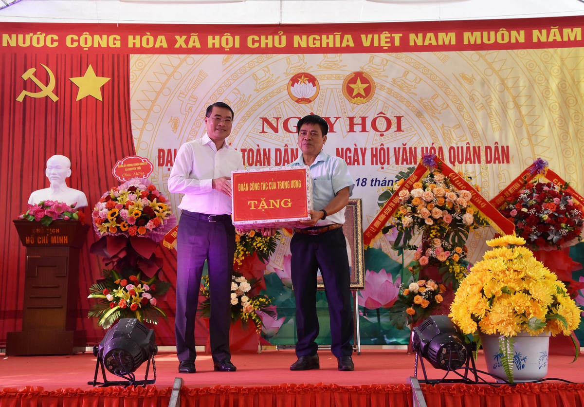 Hân hoan Ngày hội Đại đoàn kết 