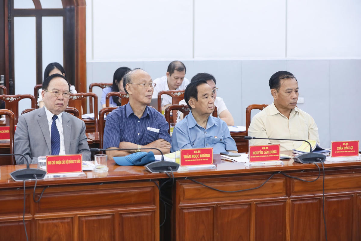 Các đại biểu dự Hội nghị.