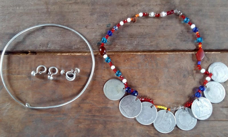 Một số hiện vật được trưng bày tại Bảo tàng Tổng hợp Quảng Bình. (Ảnh: Thanh Phương).