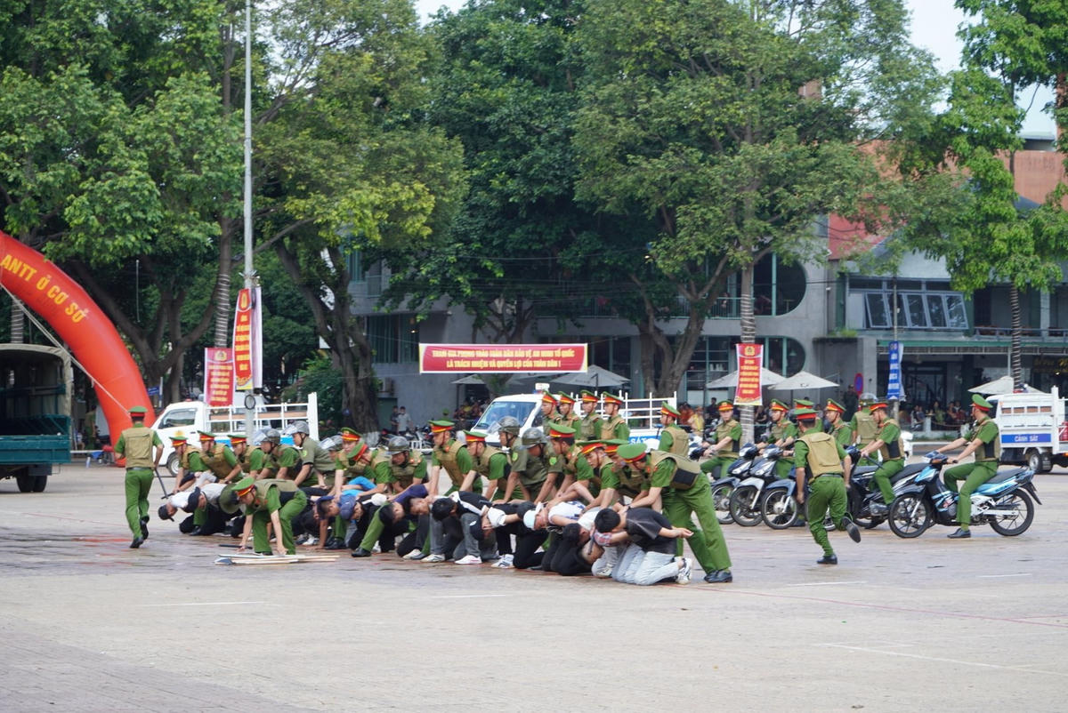 luc-luong-tham-gia-bao-ve-antt-o-co-so-dien-tap-3-tinh-huong-tham-gia-nhiem-vu-bao-ve-antt-o-co-so..jpg