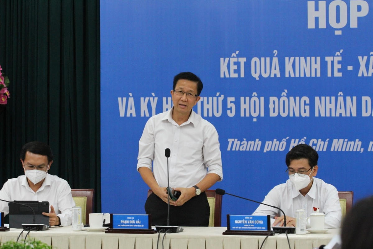 TP HCM hiện duy trì thường xuyên các cuộc họp báo hàng tuần của Ban Chỉ đạo về phòng chống dịch Covid-19 và phục hồi kinh tế TP HCM để đánh giá quá trình phục hồi kinh tế. Ảnh: Hồng Phúc.