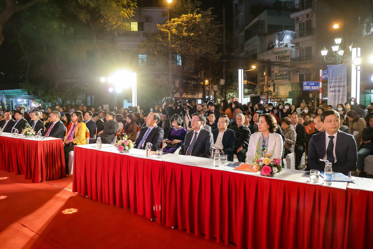 Hà Nội: Khu phố ẩm thực Đảo Ngọc Ngũ Xã chính thức đi vào hoạt động