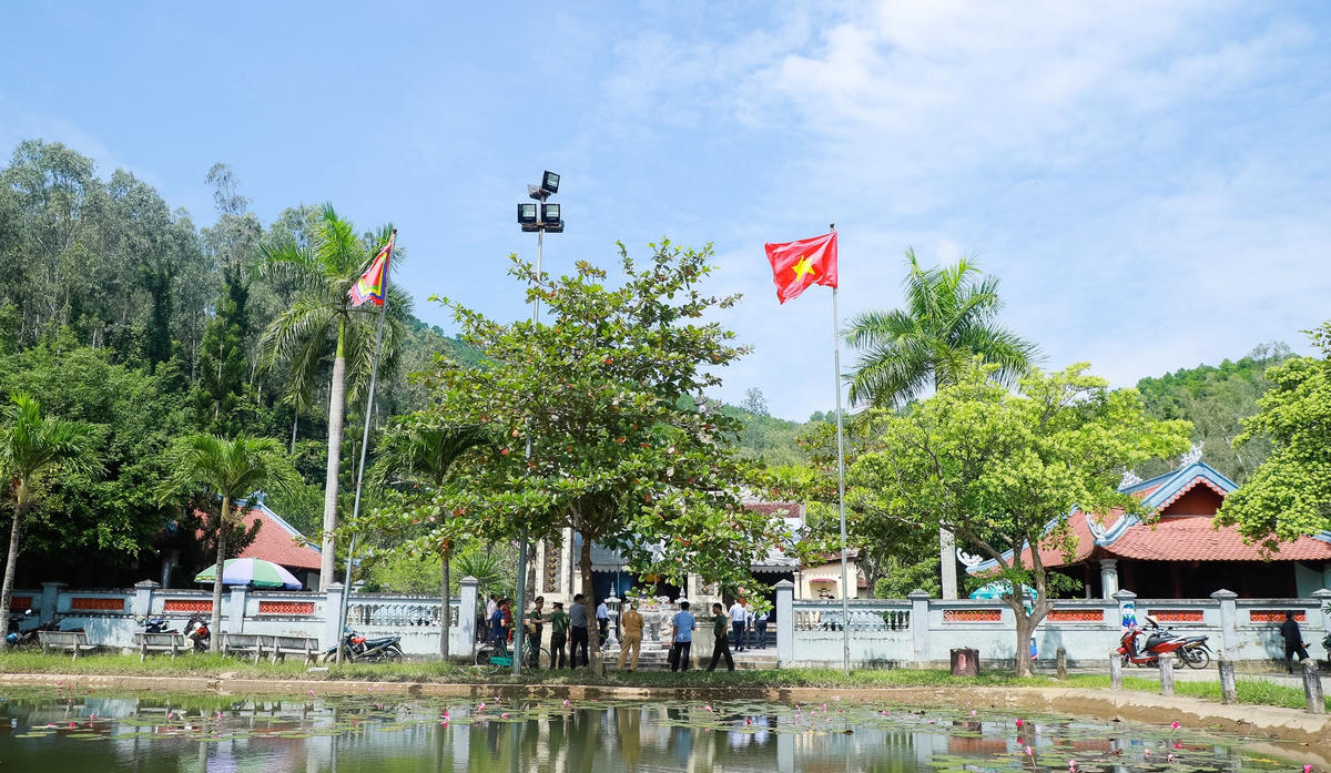 Đền thờ vua Mai tại thị trấn Nam Đàn, Nghệ An.
