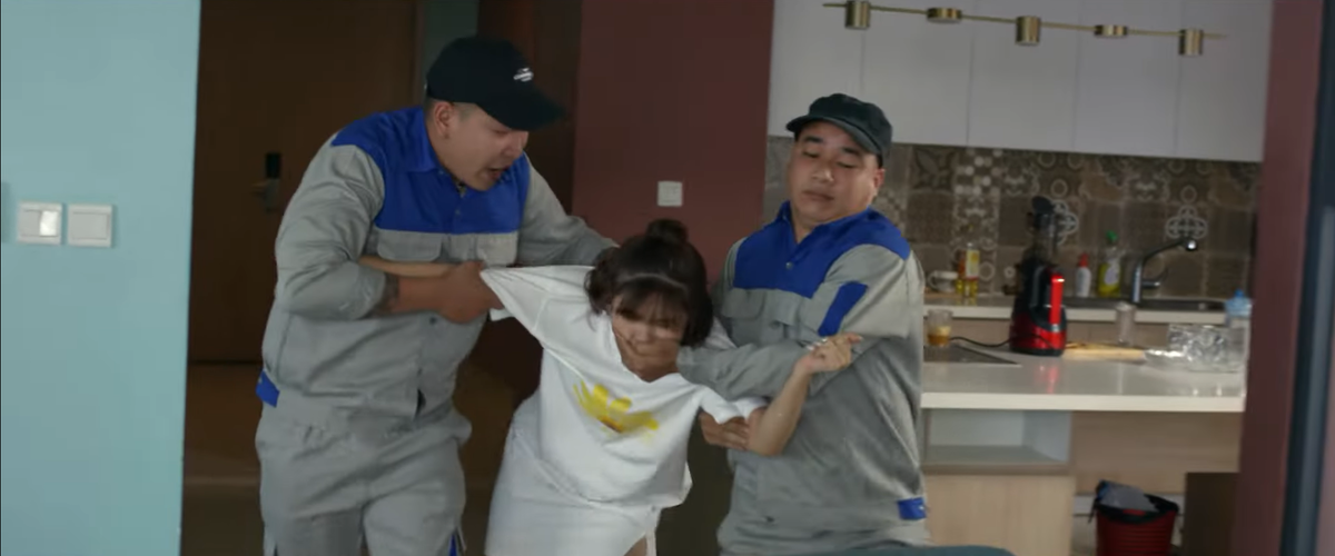 Mai Anh bị hai kẻ lạ mặt tấn công. Chúng đang truy tìm tung tích tên Cường - gã tình trẻ của Lam.