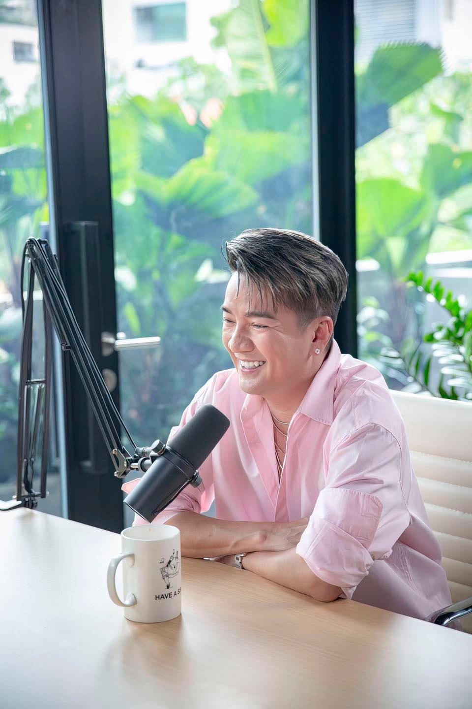 Đàm Vĩnh Hưng tích cực nhận show sau ồn ào từ thiện. 