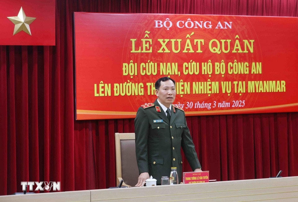 Trung tướng Lê Văn Tuyến, Thứ trưởng Bộ Công an, phát biểu. (Ảnh: Phạm Kiên/TTXVN)