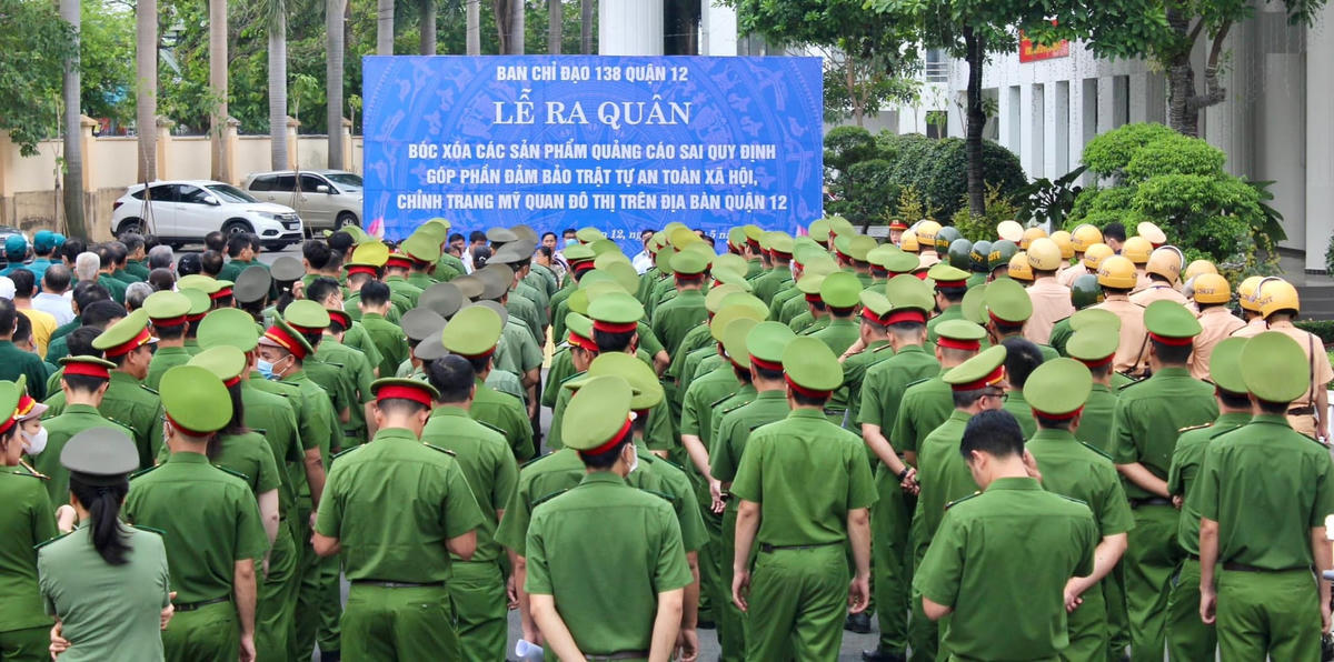 TP HCM đồng loạt ra quân bóc gỡ quảng cáo, tờ rơi 'tín dụng đen'