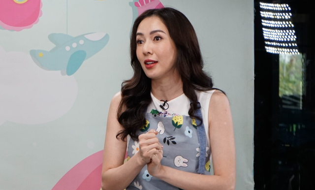 Ngọc Khánh tiết lộ cô từng mắc chứng trầm cảm sau sinh và đã vượt qua nhờ sự hỗ trợ của bác sĩ và gia đình.