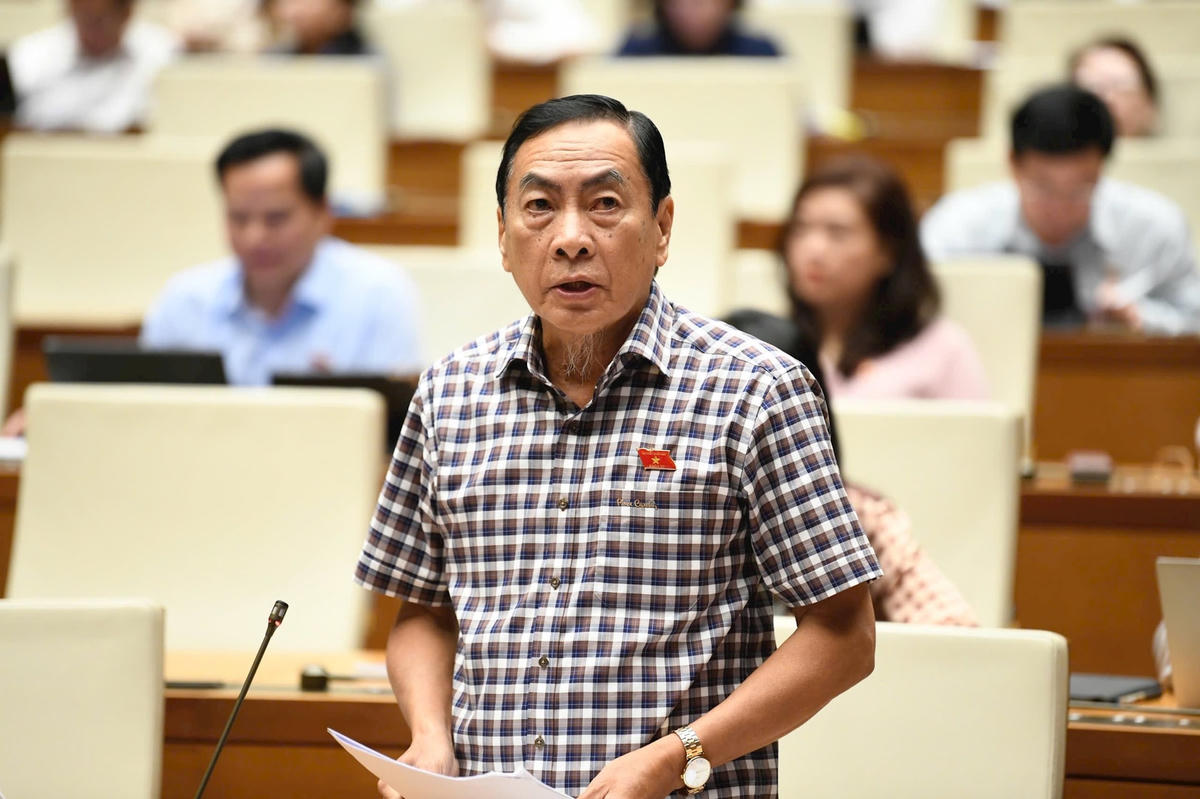 anh bai chinh trai