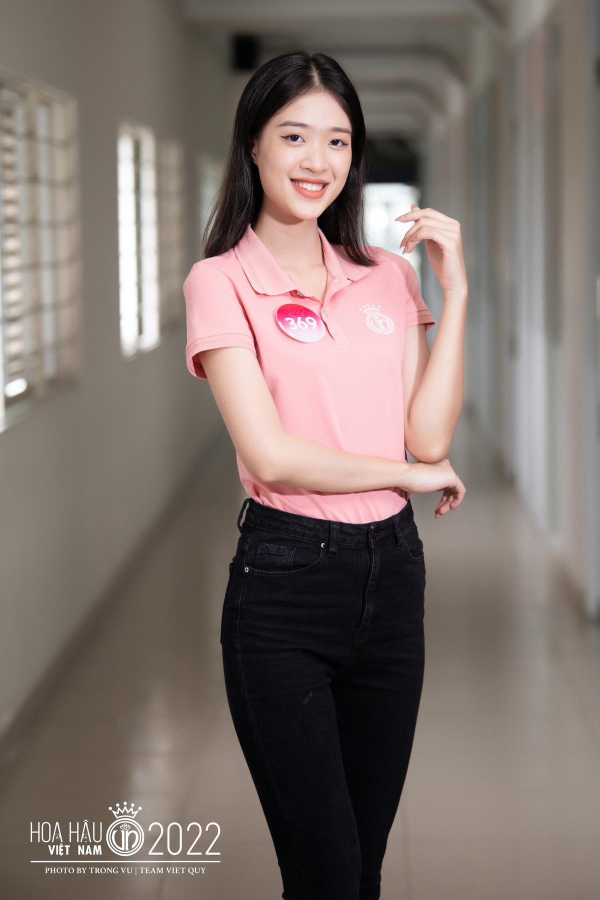 Thí sinh có chiều cao khủng nhất Hoa Hậu Việt Nam gọi tên Hồ Thị Yến Nhi (SBD: 369). Yến Nhi cao 1,79 m, số đo ba vòng 76-61-89 cm.