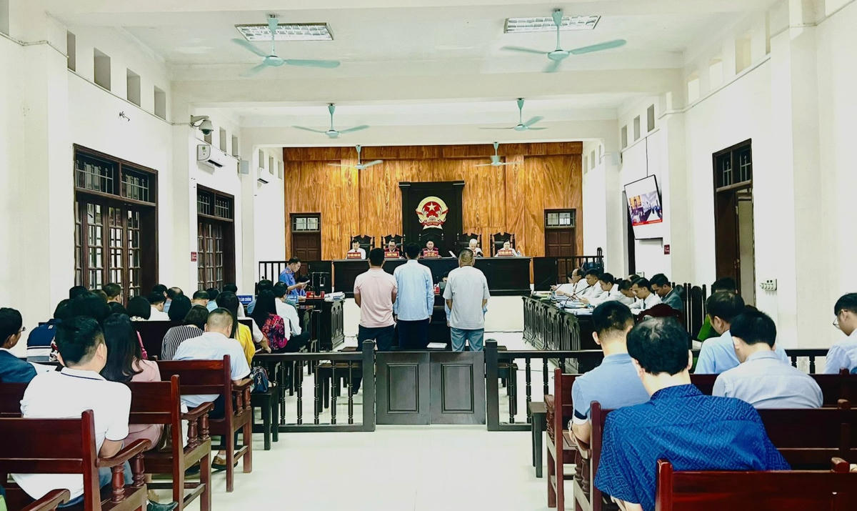 Toàn cảnh phiên tòa xét xử.