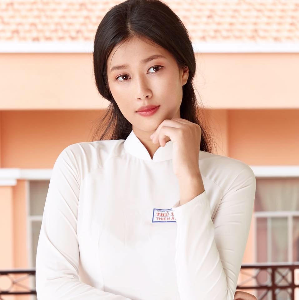 Trước khi đoạt vương miện cuộc thi Miss Grand Vietnam 2022, Thiên Ân từng đăng quang giải nhất Nữ sinh Áo dài 2018. 