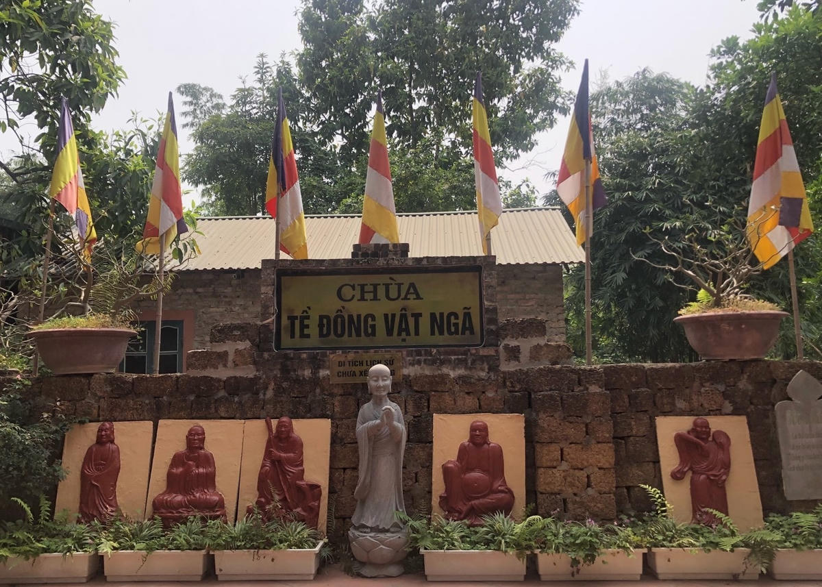 Cầu siêu và cầu an cho thú cưng tại ngôi chùa độc đáo Hà Nội