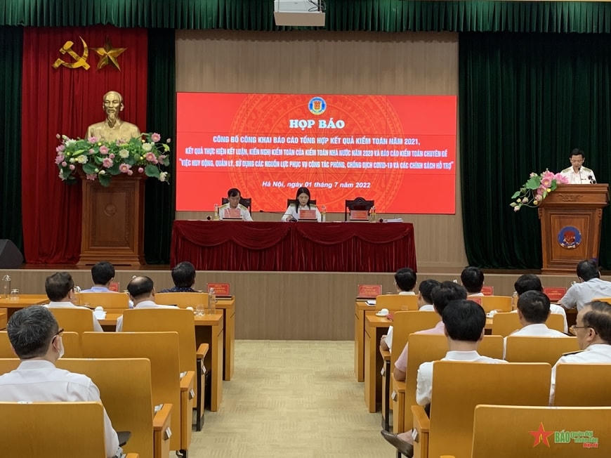 Quang cảnh buổi họp báo.