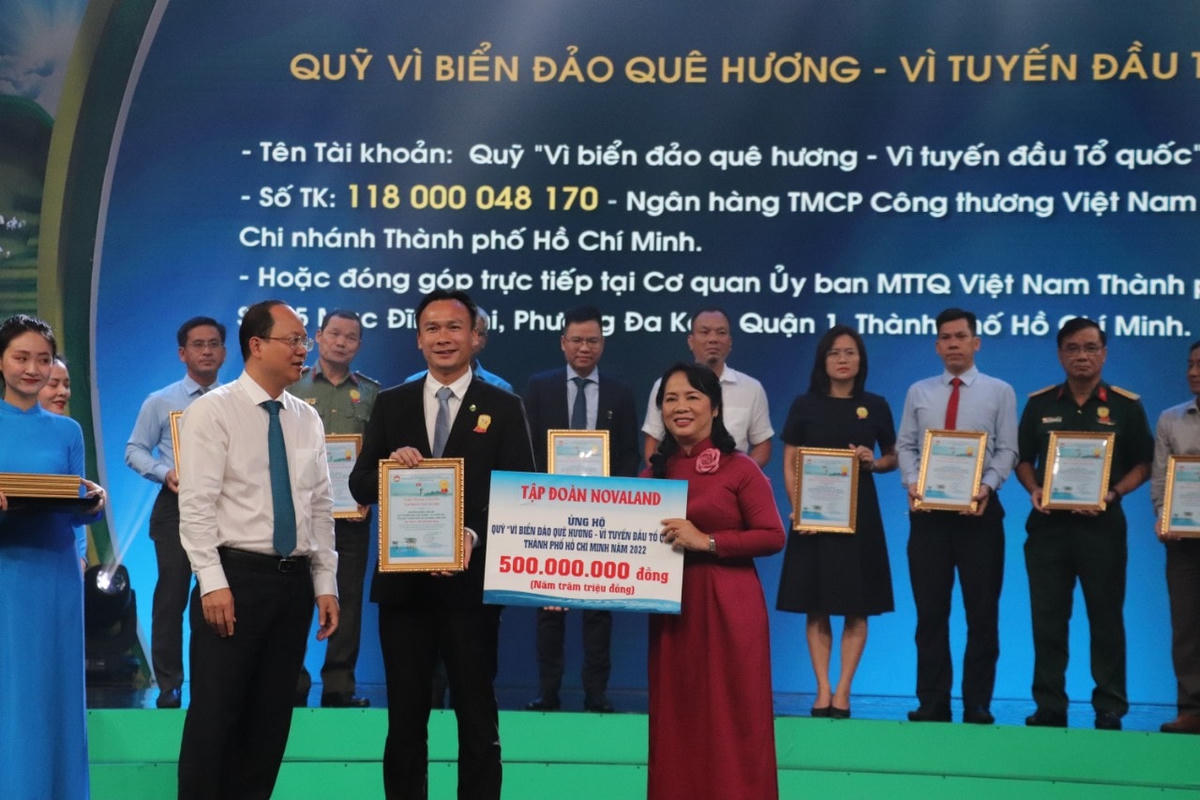 Chương trình nghệ thuật “Hướng về biên giới, biển, đảo Tổ quốc” từ nhiều năm nay đã nhận được sự ủng hộ rất lớn của các doanh nghiệp và cá nhân.