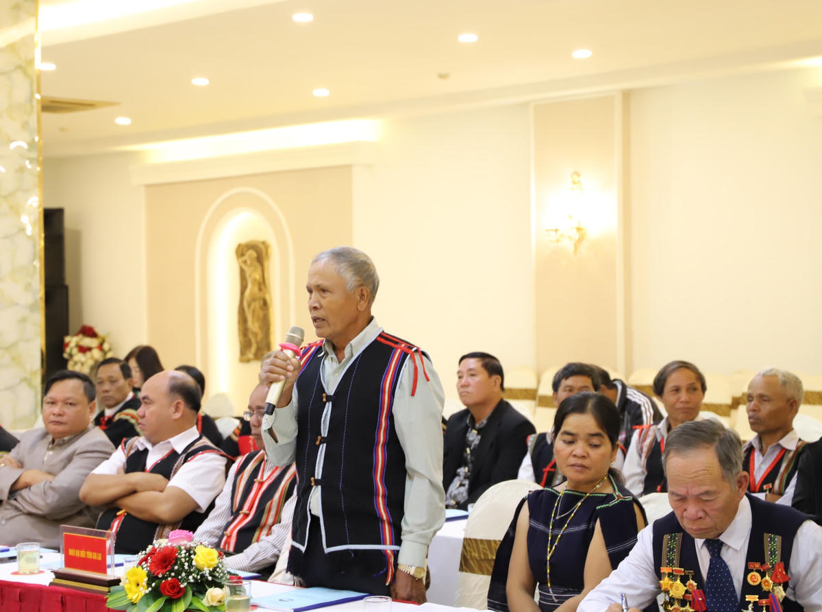 Già làng HMrik, người uy tín tiêu biểu làng Ia Nueng, xã Biển Hồ, tỉnh Gia Lai phát biểu.