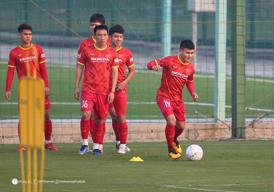 Quang Hải mới trở về từ Pháp đẻ tham dự AFF Cup. Ảnh: Quyết Thắng/VFF.