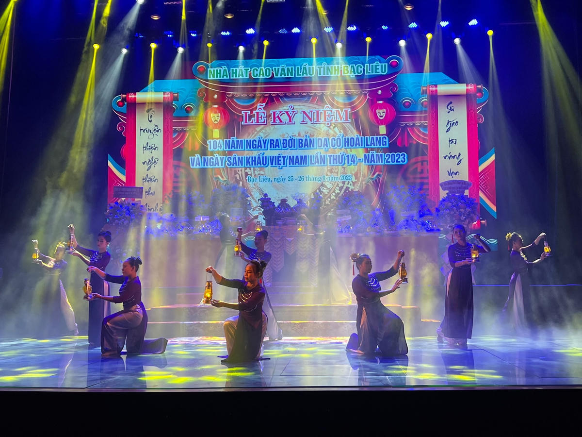 Tiết mục văn nghệ kỷ niệm Ngày sân khấu Việt Nam.