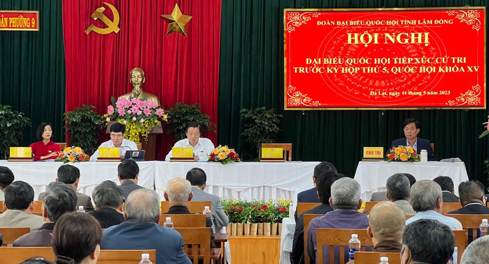 Quang cảnh buổi tiếp xúc cử tri phường 9 TP. Đà Lạt.