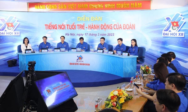 Quang cảnh diễn đàn.