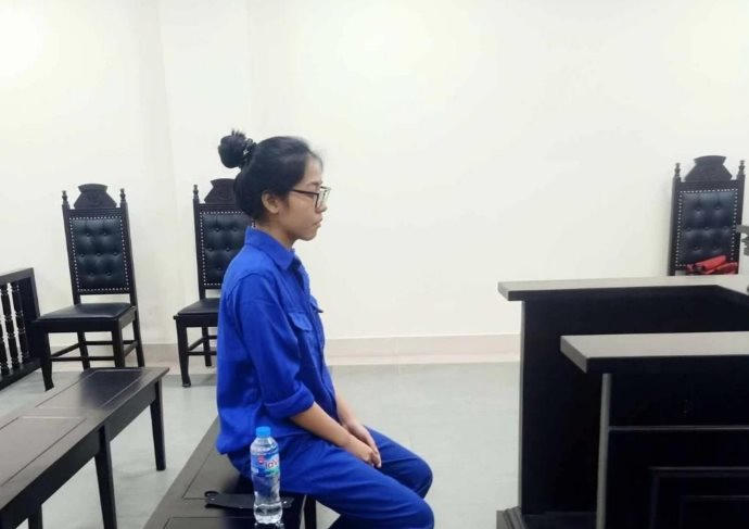 gia-lam-sep-tai-cong-ty-hang-khong-kieu-nu-lua-tien-ty-nguoi-yeu-va-nhom-ban-ddk.png