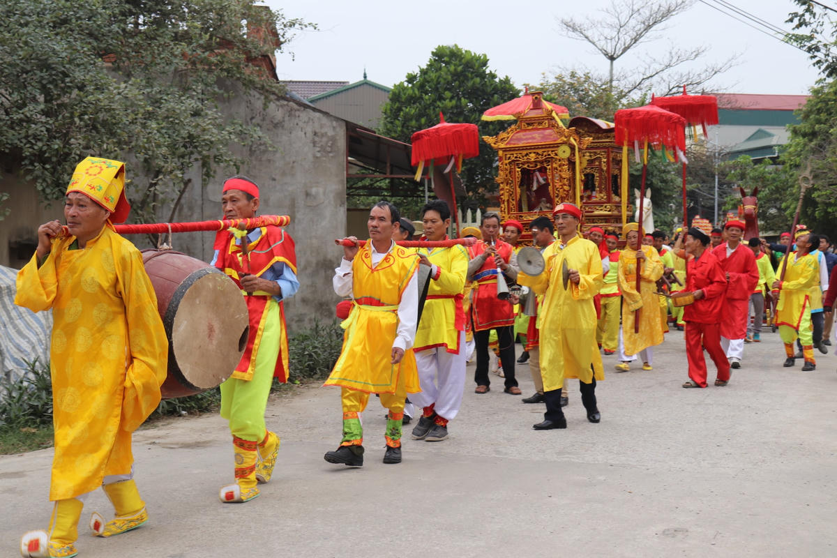 Sáng 9/3, tại khu di tích Phủ Trịnh (xã Vĩnh Hùng), Sở Văn hóa, Thể thao và Du lịch tỉnh Thanh Hóa phối hợp với UBND huyện Vĩnh Lộc tổ chức lễ hội Phủ Trịnh năm 2023 và kỷ niệm 453 năm ngày mất Minh Khang Thái vương Trịnh Kiểm (1570-2023). Đây là chương trình thí điểm mô hình lễ hội phục vụ phát triển du lịch. 