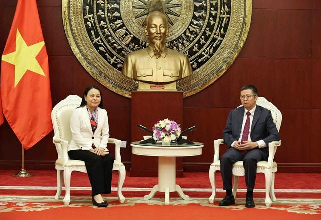 Phó Chủ tịch - Tổng Thư ký Nguyễn Thị Thu Hà hội kiến Chủ tịch Chính hiệp toàn quốc Trung Quốc Vương Hộ Ninh