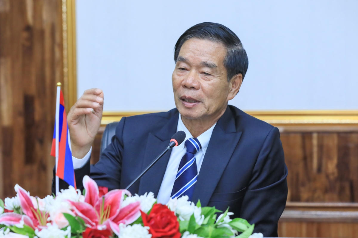 Chủ tịch Ủy ban Trung ương Mặt trận Lào xây dựng đất nước Sinlavong Khoutphaythoune phát biểu tại cuộc Hội đàm. Ảnh: Quang Vinh.