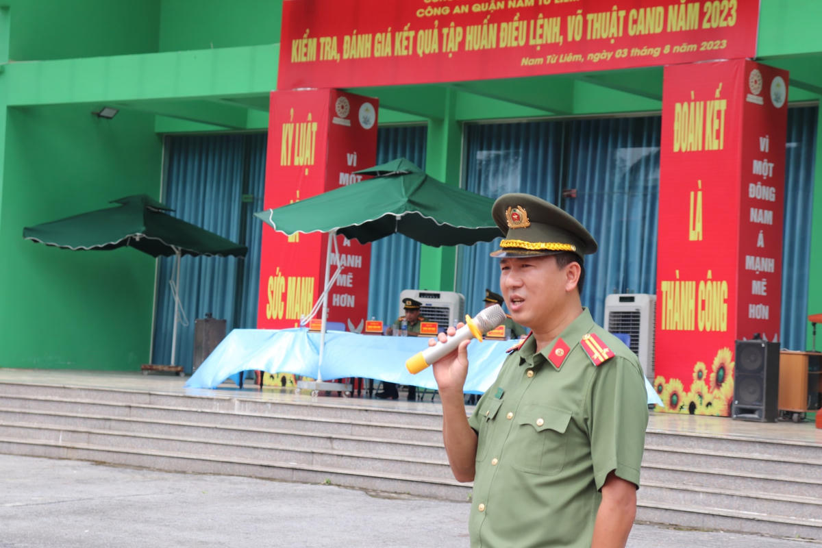 Trung tá Vũ Quang Việt, Phó Đội trưởng Đội quân sự, điều lệnh, võ thuật - Phòng công tác Đảng và công tác chính trị - Công an TP Hà Nội.