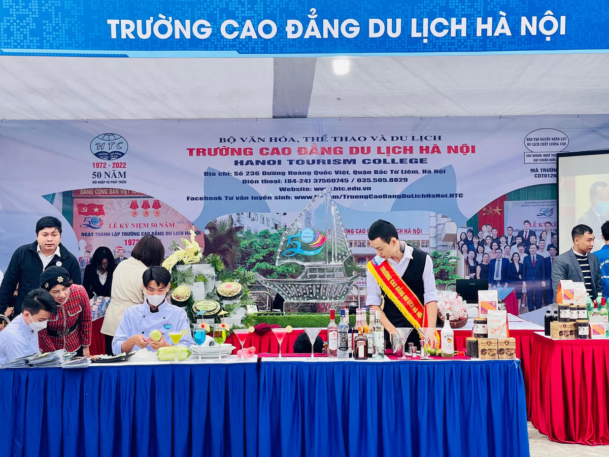 Một số gian hàng tiêu biểu.