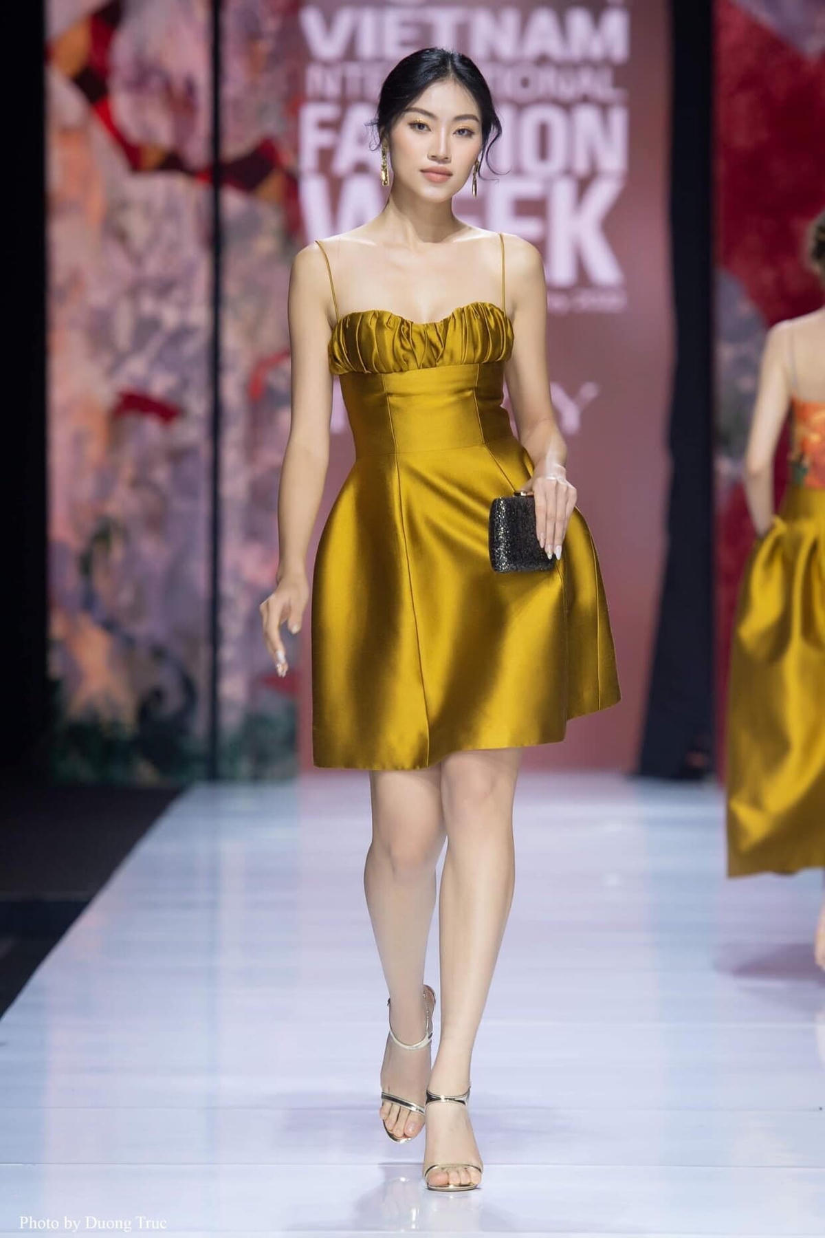 Thu Thủy từng trình diễn tại nhiều sàn diễn thời trang lớn trong nước. Nổi bật trong số đó là Tuần lễ Thời trang Quốc tế Việt Nam.