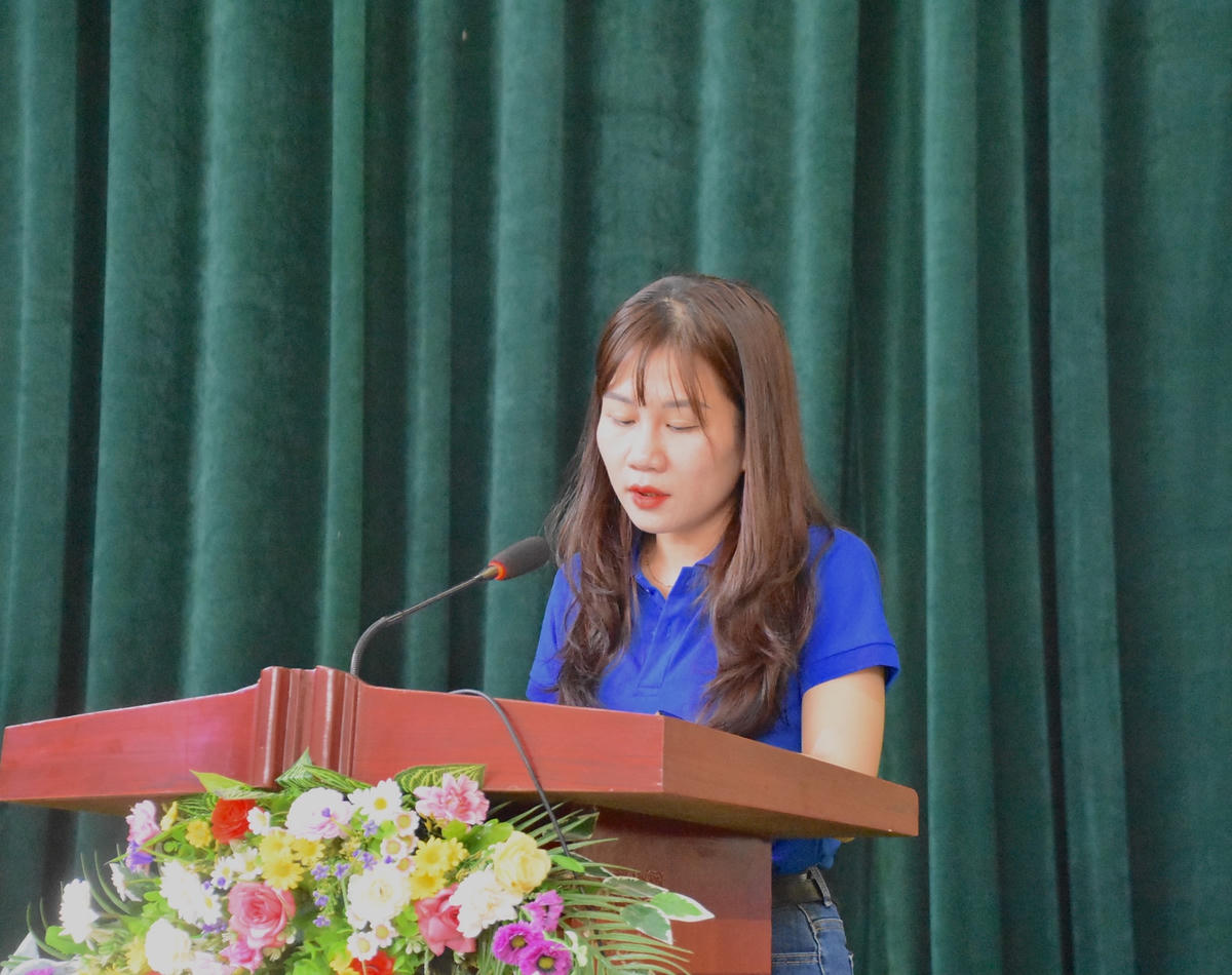 Thay mặt Báo Đại Đoàn Kết, chị Trần Thị Ngọc Oanh, Bí thư Chi đoàn Thanh niên cho biết, sau một thời gian tìm hiểu thực tế, Chi đoàn Thanh niên Báo Đại Đoàn Kết đã quyết định chọn xã Tân Thượng, huyện Văn Bàn, tỉnh Lào Cai làm nơi tổ chức chuỗi hoạt động tình nguyện với ý nghĩa nhân văn sâu sắc, phát huy tinh thần tương thân tương ái, lá lành đùm lá rách, đạo lý uống  nước nhớ nguồn của dân tộc Việt Nam. 
