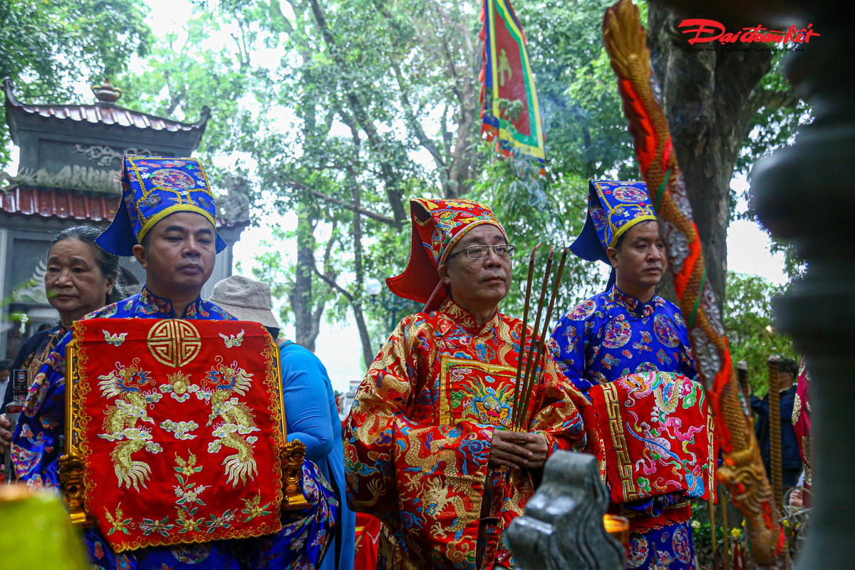 Cuộc khởi nghĩa Lam Sơn đã kết thúc thắng lợi sau 10 năm chiến đấu gian khổ “nằm gai nếm mật” chống giặc ngoại xâm của quân và dân ta, với nhiều chiến công vang dội, ghi danh sử sách, như: Tốt Động-Chúc Động, Chi Lăng-Xương Giang-Cầu Trạm, cùng lời thề bất tử Thành Đông Quan 590 năm trước.