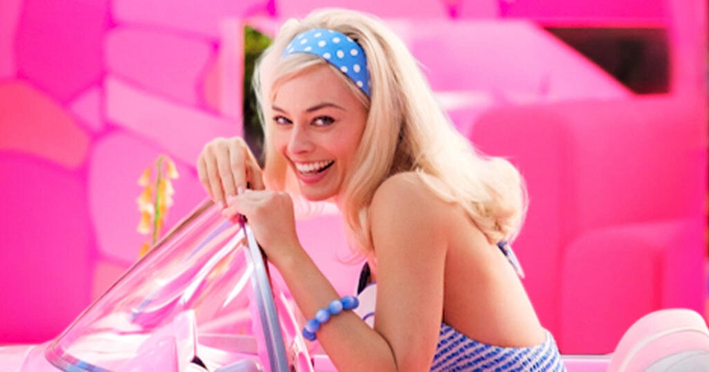 Margot Robbie được khen là "sinh ra để đóng vai Barbie". Ảnh: Warner Bros.  