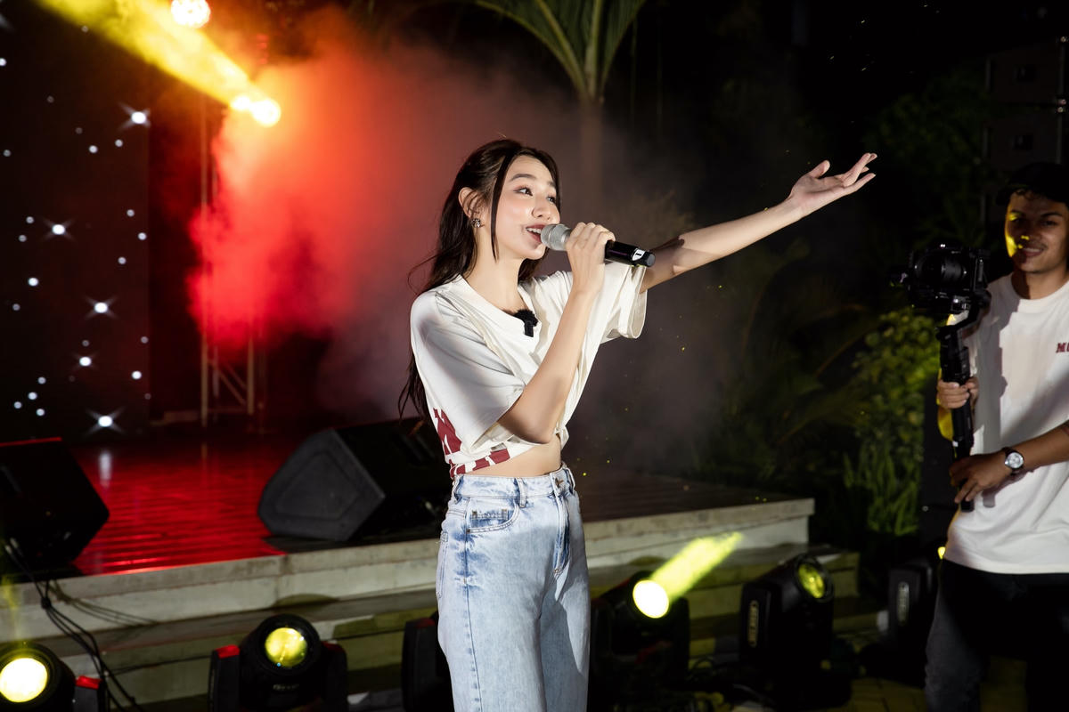 Hoa hậu Thùy Tiên gây tranh cãi khi trả lời câu hỏi 'bao giờ lấy chồng?'