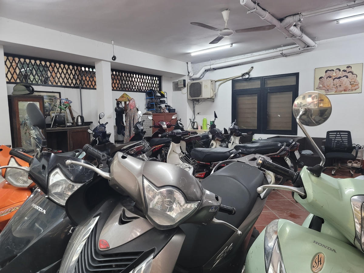 Tầng để xe máy, xe đạp điện là 