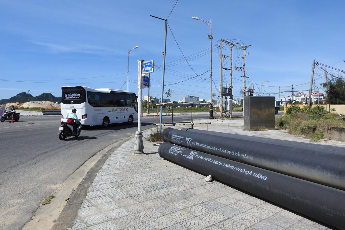 Hiện trạng tuyến đường du lịch Võ Nguyên Giáp, Trường Sa của Đà Nẵng (Ảnh chụp sáng 5/6). Ảnh: Thanh Tùng.