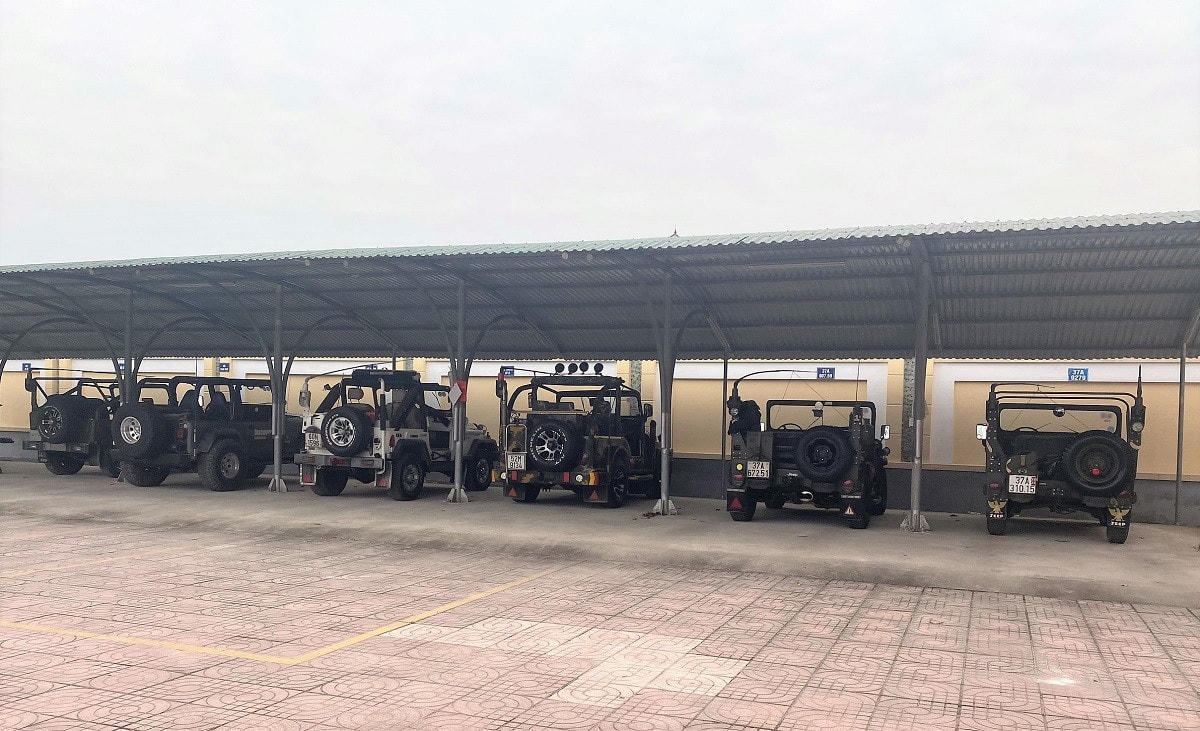 Dàn xe Jeep hết kiểm định bị xử lý