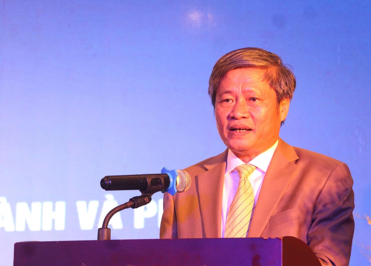 Ông Phạm Ngọc Hòa Bình, Giám đốc BVĐK Minh Thiện phát biểu diễn văn Lễ kỷ niệm.