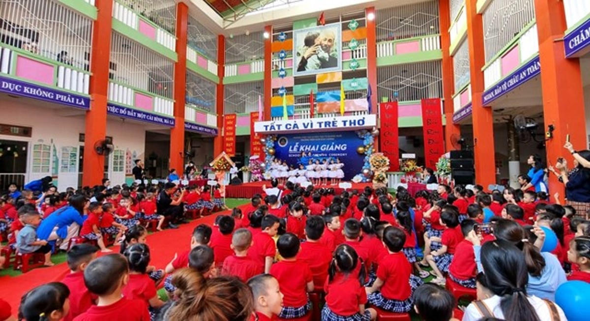 Học sinh Quảng Ngãi trong một lần khai giảng năm học mới.