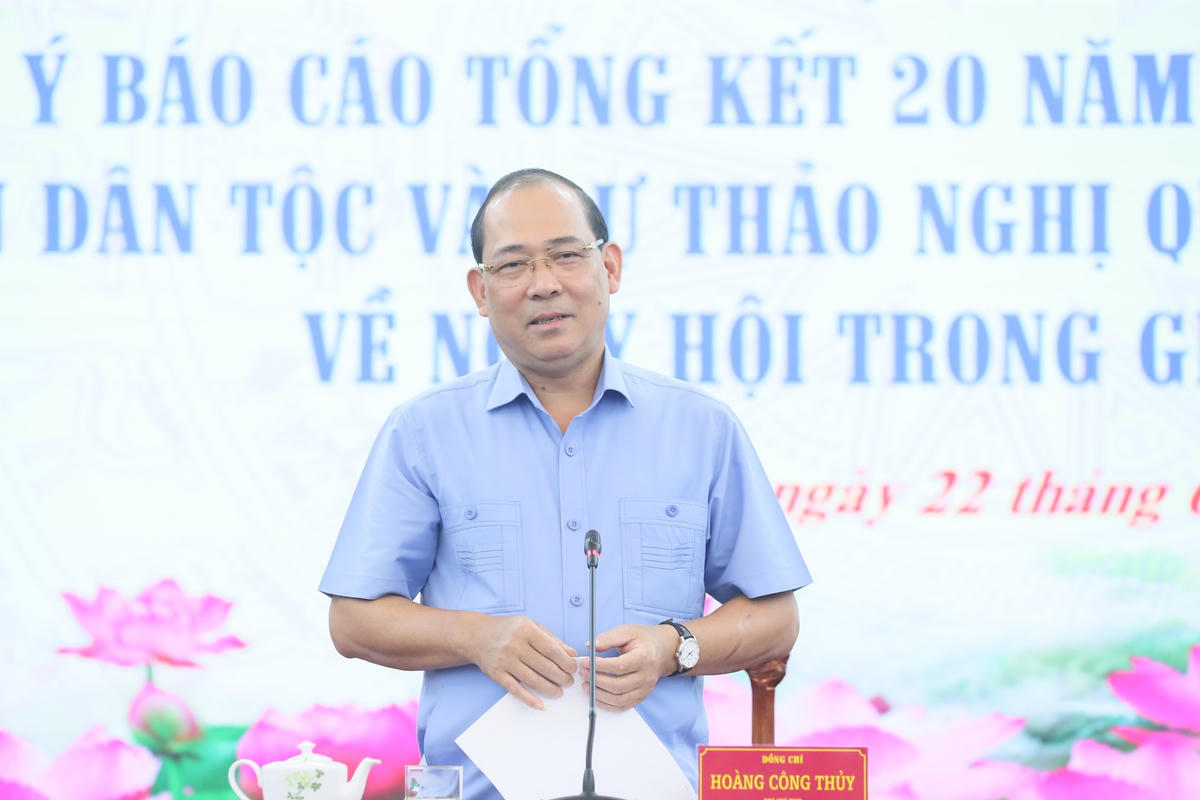 Phó Chủ tịch UBTƯ MTTQ Việt Nam Hoàng Công Thủy phát biểu tại Hội nghị.