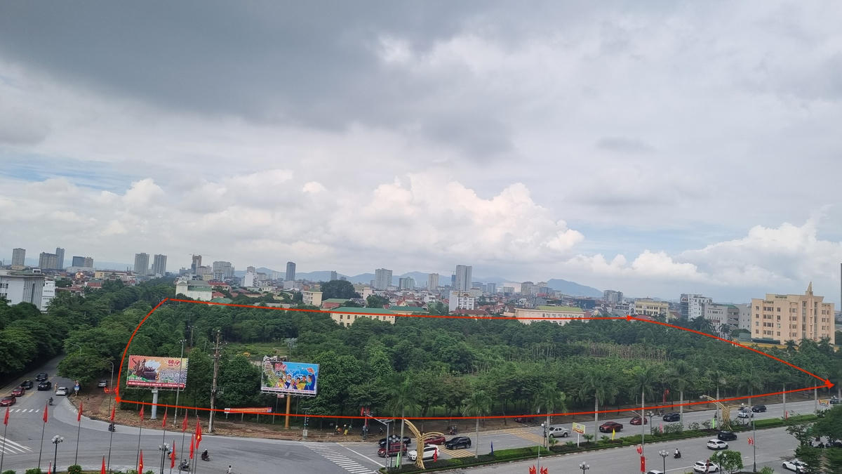 Khu đất dự định xây dựng khu hành chính tập trung tỉnh Nghệ An rộng 3,7ha bỏ hoang hơn 10 năm nay.