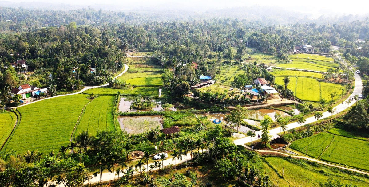 Một góc làng cổ Lộc Yên.
