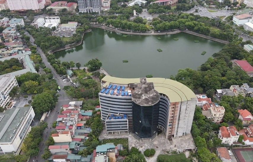 Theo đó, Bệnh viện được xây dựng trên khu đất vàng tại địa chỉ số 9 phố Chùa Hà, quận Cầu Giấy (TP Hà Nội) mặt trước là công viên Nghĩa Đô, xung quanh là khu dân cư. Với tổng diện tích sàn xây dựng  là 27.000 m2, 300 giường.