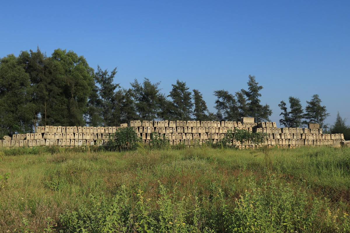 Diện tích đất sử dụng là 15,15 ha với mục tiêu đảm bảo phòng, chống lụt bão, thích ứng với biến đổi khí hậu, nước biển dâng, bảo vệ tính mạng và tài sản nhân dân. Thời gian thực hiện dự án là 36 tháng kể từ ngày dự án được phê duyệt, chủ đầu tư được xác định là Sở NN&PTNT Thanh Hóa.