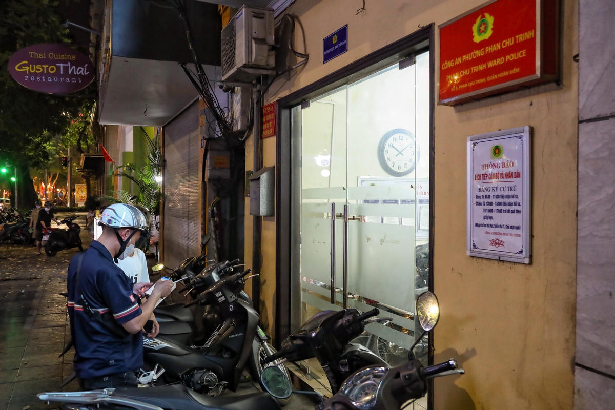 Hà Nội: Cảnh sát hóa trang xử lý xe máy độ chế lạng lách, đánh võng
